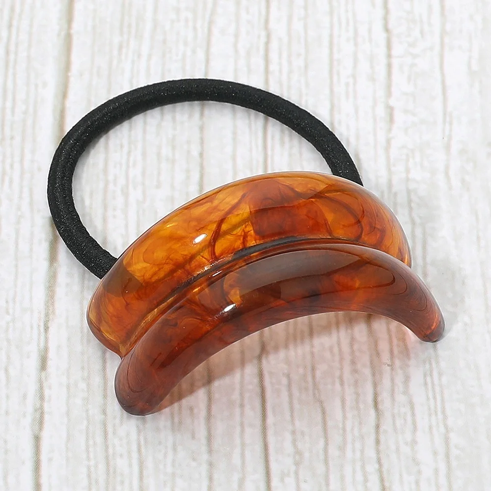 Curved Resin Accent Hairband Brown